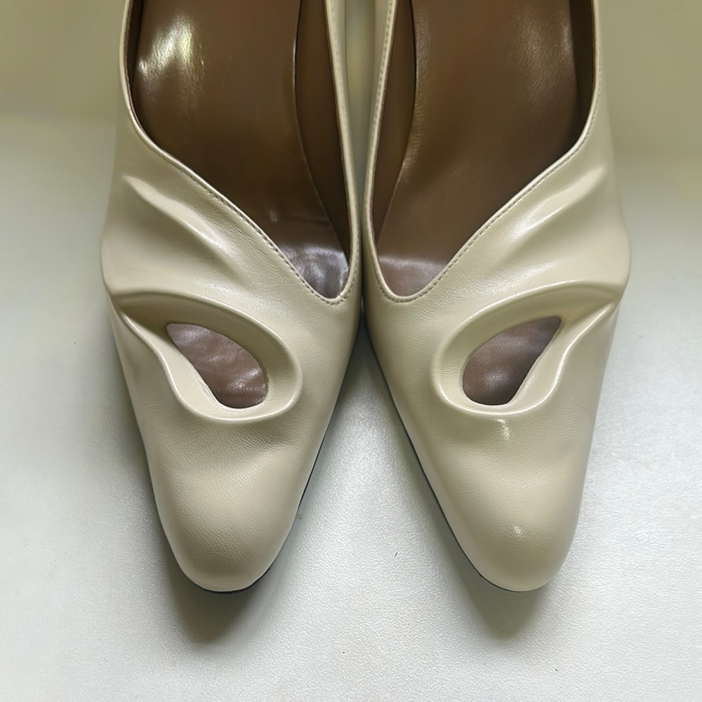 Tory Burch Sculpted Peep-Toe Pumps - Picture 2 of 10